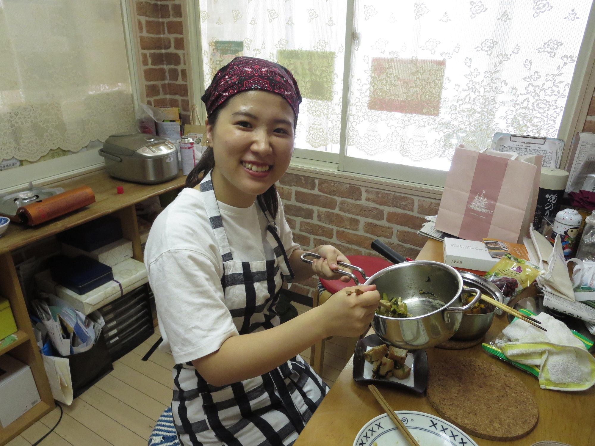栄養大学の学生さん　まかないの実習2